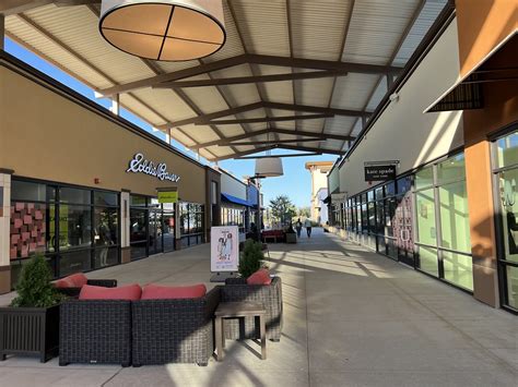 shops at altoona ia outlet.